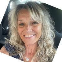 Susan Persinger's Instagram, Twitter & Facebook