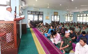 Berangkat dari target utama puasa ramadhan membentuk manusia bertaqwa. Mat Sabu Baca Khutbah Pertama Di Kem Gua Permai