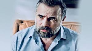 Çocukluğunun bir dönemi berlin'de geçti. Oktay Kaynarca Biography Height Life Story Super Stars Bio