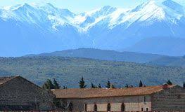 Location De Gites De Charme Dans Les Pyrenees Orientales Perpignanlocation Dans Les Pyrenees Orientales Gi En 2020 Gites De Charme Location Gite Maison De Vacances
