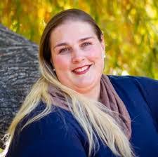 Miriam Blum's Instagram, Twitter & Facebook