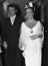 Elizabeth Taylor S Wedding Dresses To Be Auctioned Elizabeth Taylor Elizabeth Burton And Taylor
