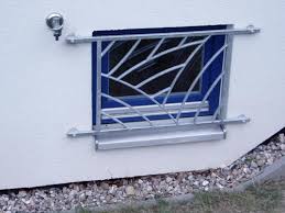 Fenstergitter einbruchschutz nach maß + für bodentiefe fenster als absturzsicherung + verzinkt und in farbe qualität made in germany. Einbruchschutz Kiel Fenstergitter Vom Schlosser Fritsche