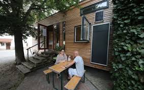 In schorndorf registrierte man im verlauf des letzten jahres 2110 fortzüge. Zu Besuch In Madeleines Tiny House Schorndorf Zeitungsverlag Waiblingen