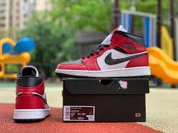 2020 Release Air Jordan 1 Mid Chicago Black Toe High Quality 554724 069 In 2020 Black Toe Jordan Shoes New Release Air Jordans