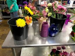 Knoxville, tn, tampa bay area, fl, greeneville, tn. Westcmr Volunteer Brings Joy With Random Acts Of Flowers Westcmr Global Surgical Supply Specialists