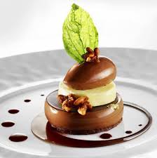 This is a page on 'ideas of recipes' also 'inspiration of ingredients', to then make the dish. Chocolat L Art De Dresser Et Presenter Une Assiette Comme Un Chef De La Gastronomie Plating Presentation C Dessert Presentation Gourmet Desserts Desserts