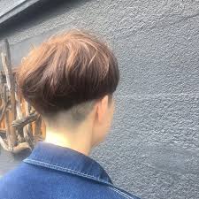 いいね 34件 コメント1件 中森綾香さん dab ayaka のinstagramアカウント コボちゃんカット 個性的な髪型がとってもお似合いです だんだん寒くなって来て 服装もボリュームがでてくるので ヘアスタイルはスッキリ首元タイトめがおすすめです