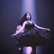 I don't own anything except the editing. Shuhua Gidle Gif Shuhua Gidle Idle Discover Share Gifs