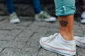 8 Tatuajes De Coronas Para Parejas Fotos Y Disenos