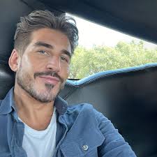 Jordan Bach's Instagram, Twitter & Facebook