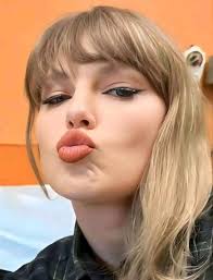 A true fan can make my day by describing my look in one sweet word ❤️