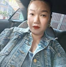 13岁恋爱17岁结婚/双胞胎女儿20岁三女儿27岁四女儿32岁抱外孙女36岁生小女儿37岁抱小外孙