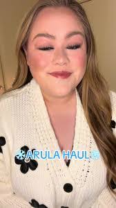 Nora Gee's Instagram, Twitter & Facebook