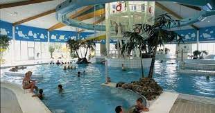 vakantiehuis hof domburg scr domburg nederland 37758 buitenbad binnenspeeltuin waterglijbanen