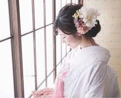 和装 洋髪 白無垢や色打掛に合わせたい和装ヘア特集 marry マリー ヘアメイク 2019 ウェディングドレス 髪型 ティアラ 結婚式 和装 白無垢 ウェディング 和装 髪型
