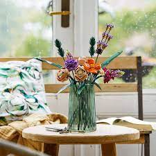 Flower petal pieces are positionable and stems height adjustable, so you can create the arrangements of your choice. Lego Creator Expert Flower Bouquet 10280 Toys R Us Canada