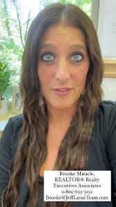 DECEMBER IS BOOMING 💥🏠 Brooke Taylor, REALTOR® Jeff LaRue Team Realty  Executives Associates 865-696-8089 BrookeTaylorProperties@gmail.com