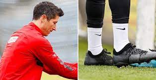 Bayern munich's robert lewandowski remains in the top spot in the race for the european golden shoe award. Lewandowski S Puma Deal Sealed Footy Headlines