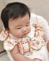 妈妈们都有给宝宝做收涎仪式吗？ 满4个月了简单做个收涎仪式😍 但其实是满足妈妈自己的仪式感😆