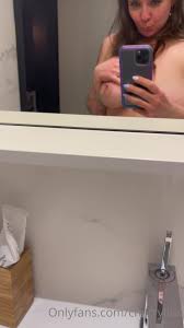 Lidia Cherrylids In The Mirror | PimpBunny