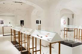 100 Beautiful Creative Jewelry Store Designs Zen Merchandiser Jewelry Store Design Store Design Interior Jewelry Store Interior