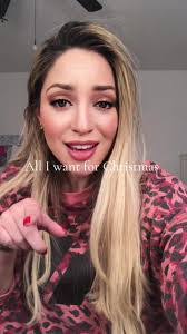 Roxy Hernandez's Instagram, Twitter & Facebook