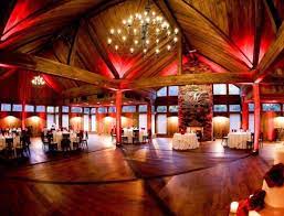 10 Epic Spots To Get Married In New Hampshire That Ll Blow Guests Away Nh Wedding Venues Winter Wedding Venues Beautiful Wedding Venues