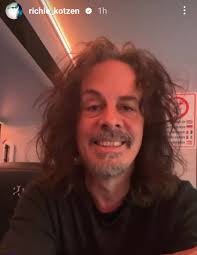 Richie lost his brush.... 😉