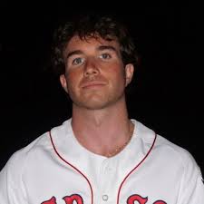 Navy veteran sells wire art in Hamilton