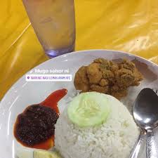 Ayam berempah is not tasty at all. Nasi Lemak Ayam Kfc Cukai Terengganu
