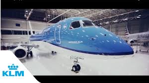 Delta flies 2 versions of embraer 175 regional jet. Klm Cityhopper First Embraer 175 Youtube
