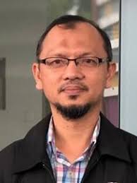 CURRICULUM VITAE PROF. MADYA DR. ZULFAHMI BIN ALI RAHMAN