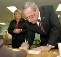 Voting picks up as workday ends