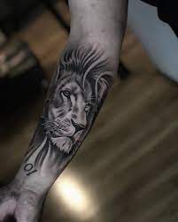 Idée tatouage homme bras horloge roses idée tatouage homme \u2013 20 motifs tendance récupérés sur pinterest! Top 100 Des Tatouages Lion Pour Homme Tatouez