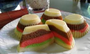 1 paket agar agar tali (rendam sebelum di rebus) air ikut sukatan di plastik agar agar dan di kurang kan 200 ml 2. Resepi Puding Agar Agar Kastard