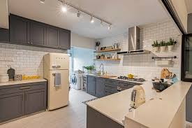 For instance ease of accessibility and circulation are positive attributes of having an open space layout. 3 Hdb Flats With Semi Open Concept Kitchen Designs Houzz