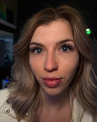 Samantha Violet's Instagram, Twitter & Facebook