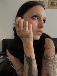 people love to say that I look like my dog