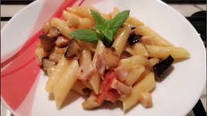 Feb 06, 2019 · per chi ama il piccante è davvero da provare. Pasta Con Pesce Spada E Melanzane Youtube
