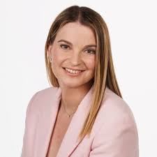 Albert Lomas's Instagram, Twitter & Facebook