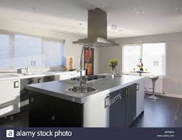 extractor fan above central island unit