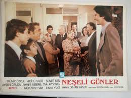 Şener şen'in acı haberini alıp cenaze namazına katılan yakın dostları arasında emel sayın, ara güler, timuçin esen de vardı. Neseli Gunler Kartpostal Renkli Efemera Kitantik 166190701809