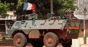 Les frappes aériennes menées par la france sur les positions de l'etat islamique en syrie ne sont que le. Que Fait Reellement L Armee Francaise En Afrique