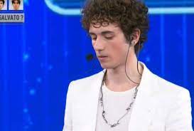 Semifinale emozionante ad amici 2021, fra lacrime e commozione, da tancredi a sangiovanni. Amici Tancredi E Il Difficile Rapporto Con Il Padre Famoso Ecco Chi E Meteoweek