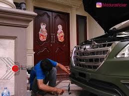 Kelebihan stiker oracal 651 untuk mobil dunia warna com oracal 651 oracal 651 adalah. Wrapping Full Body Mobil Kijang Innova Hijau Army Doff Oracal 970 Premium Wrapping Branding Cutting Graphic Decal Wallpaper