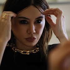 Elizabeth Markle's Instagram, Twitter & Facebook