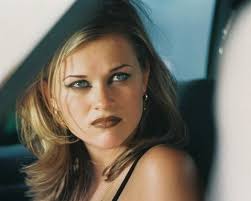 Laura jeanne reese witherspoon is an american actress, producer, and entrepreneur. Reese Witherspoon In Freeway Vintage Makeup Looks 90s Hairstyles Hairstyles With Bangs