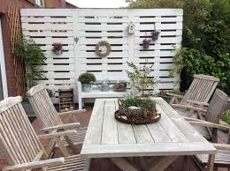 Garden Blinds Made Of Pallets Diy Pool Design Palette Garden Garden Privacy Pallets Garden