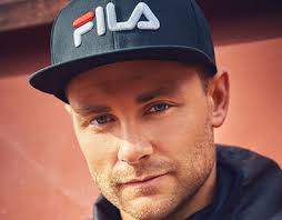 Sportscheck Projects :: Photos, videos, logos, illustrations and branding  :: Behance